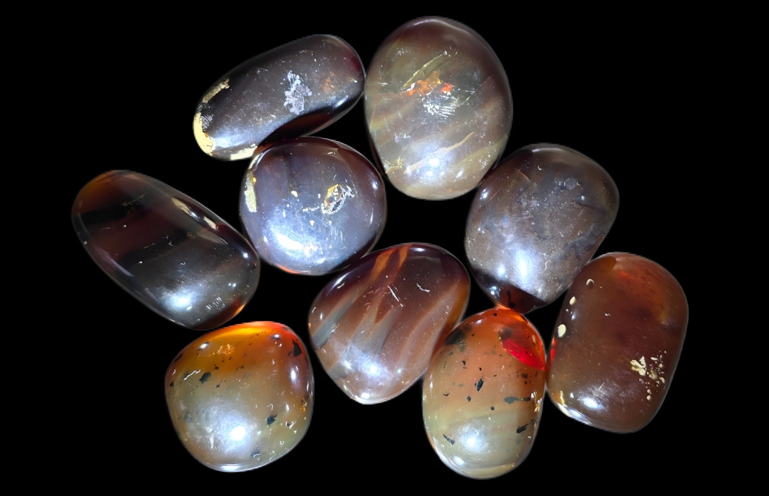 Amber under mixed light